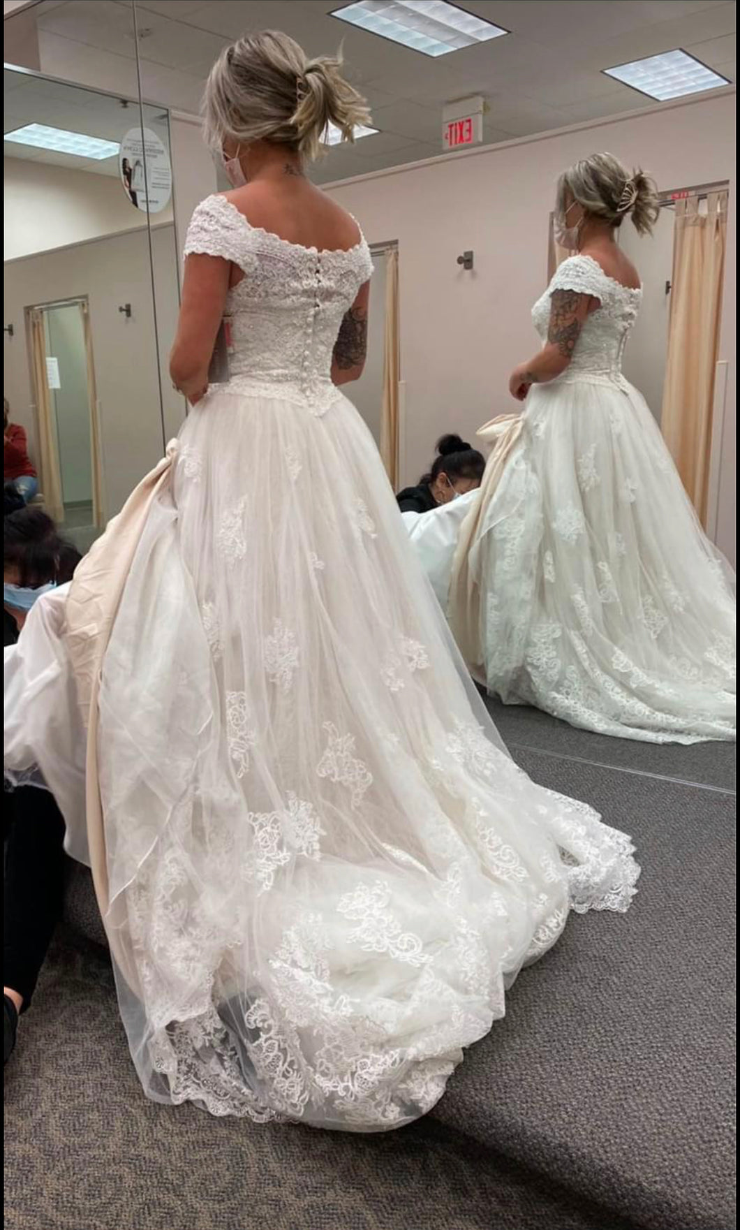 Oleg Cassini 'CWG768' wedding dress size-06 NEW