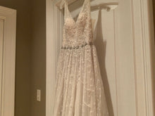 Load image into Gallery viewer, Martin Thornburg &#39;118254&#39; wedding dress size-12 NEW
