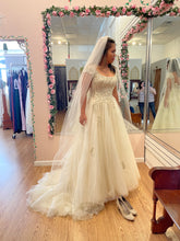 Load image into Gallery viewer, Sottero and Midgley &#39;Evelyn 6SW196&#39; wedding dress size-06 NEW
