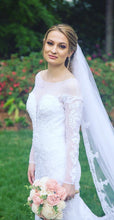 Load image into Gallery viewer, Galina Signature &#39;SWG762&#39; wedding dress size-00 PREOWNED
