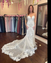 Load image into Gallery viewer, Essense of Australia &#39;D3253&#39; wedding dress size-06 PREOWNED
