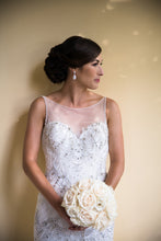 Load image into Gallery viewer, Demetrios &#39;unknown &#39; wedding dress size-04 PREOWNED
