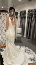 Load image into Gallery viewer, Maggie Sottero &#39;Alice&#39; wedding dress size-04 NEW
