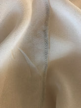 Load image into Gallery viewer, Truvelle &#39;Elisabeth&#39; size 6 used wedding dress view of fabric
