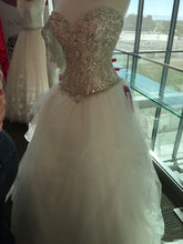 Load image into Gallery viewer, Custom &#39;England&#39; size 18 new wedding dress front view on mannequin
