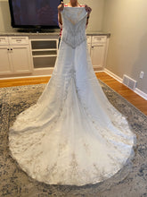 Load image into Gallery viewer, Signature  &#39;Signature&#39; wedding dress size-06 PREOWNED
