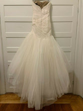 Load image into Gallery viewer, Monique Lhuillier &#39;Blush Forever Tulle Wedding Gown&#39; wedding dress size-08 PREOWNED
