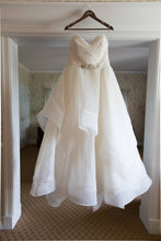 Load image into Gallery viewer, Essence of Australia &#39;2094&#39; size 16 used wedding dress front view on hanger

