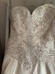  'Don’t no ' wedding dress size-08 NEW