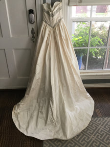Priscilla of Boston 'Strapless Beauty' wedding dress size-00 PREOWNED