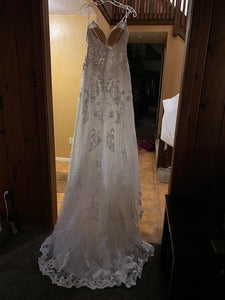 Maggie Sottero 'Tuscany Lane - soft lace a-line with subtle shimmer' wedding dress size-06 NEW