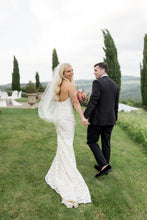 Load image into Gallery viewer, naeem khan &#39;Venice&#39; wedding dress size-06 PREOWNED
