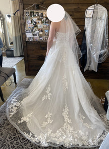 Ashleigh Claire 'Aurora' wedding dress size-12 NEW