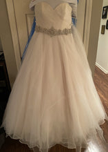 Load image into Gallery viewer, Mori Lee &#39;n/a&#39; wedding dress size-14 PREOWNED
