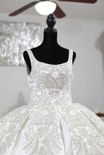 Load image into Gallery viewer, Elie Saab &#39;971-0566695415&#39; wedding dress size-02 PREOWNED
