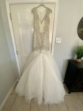 Load image into Gallery viewer, Allure Couture  &#39;C343&#39; wedding dress size-06 PREOWNED
