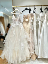 Load image into Gallery viewer, Pronovias &#39;Thalia&#39; wedding dress size-04 NEW
