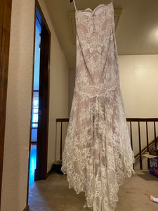 Louvienne 'Aurelie' wedding dress size-10 PREOWNED