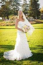 Load image into Gallery viewer, Vwidon by carla &amp; kenneth &#39;VW1367 GA&#39; wedding dress size-06 PREOWNED

