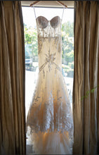 Load image into Gallery viewer, Idan Cohen &#39;Mercedes&#39; size 0 used wedding dress front view on hanger
