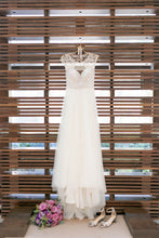 Load image into Gallery viewer,  &#39;PA1108IS11&#39; wedding dress size-04 PREOWNED
