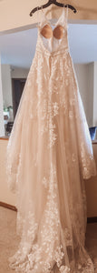 unknown 'A Line Plunge Lace Dream' wedding dress size-08 NEW