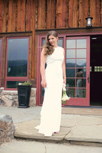 Load image into Gallery viewer, Pronovias &#39;Nogal OFW Crepe Monique=&#39; wedding dress size-10 NEW
