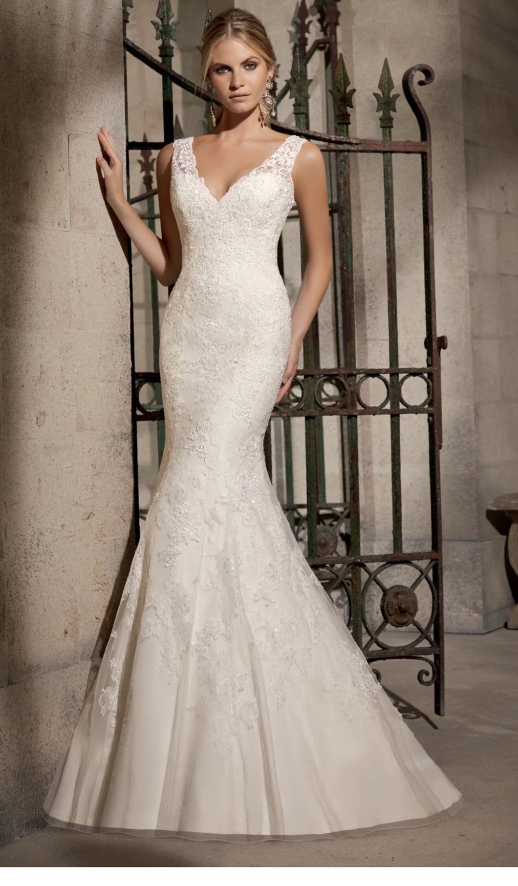 Mori Lee 'Perrie' size 14 new wedding dress front view on model