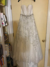 Load image into Gallery viewer, Casablanca &#39;2136&#39; size 10 new wedding dress front view on hanger
