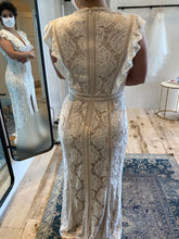 Load image into Gallery viewer, BHLDN &#39;BHLDN Placid Gown by Tadashi Shoji&#39; wedding dress size-12 PREOWNED
