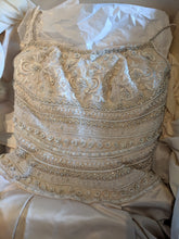 Load image into Gallery viewer, Lazaro &#39; 3171&#39; size 4 used wedding dress front view close up
