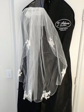 Load image into Gallery viewer, Essense of Australia &#39;Eloisa&#39; wedding dress size-12 NEW
