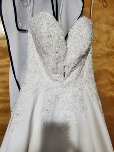 Allure Bridals '9713' wedding dress size-08 NEW
