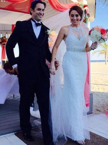 Enzoani 'Isla' size 4 used wedding dress front view on bride