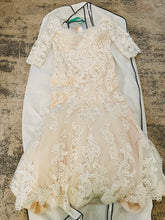 Load image into Gallery viewer, Morilee &#39;3231&#39; wedding dress size-18 PREOWNED
