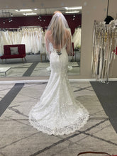 Load image into Gallery viewer, Jacquelin exclusive &#39;19091&#39; wedding dress size-06 SAMPLE
