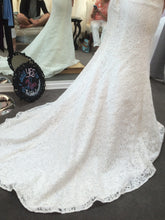 Load image into Gallery viewer, Alfred Angelo &#39;2524&#39; size 6 new wedding dress view of train
