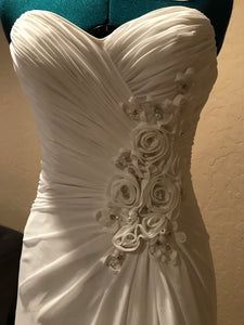 Maggie Sottero 'Zabrina' size 8 new wedding dress front view close up