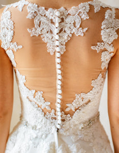 Essense of Australia 'D2347' wedding dress size-00 PREOWNED