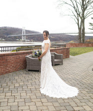 Load image into Gallery viewer, BHLDN &#39;Ludlow&#39; wedding dress size-12 PREOWNED
