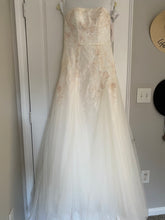 Load image into Gallery viewer, David&#39;s Bridal &#39;WG3862&#39; wedding dress size-04 NEW
