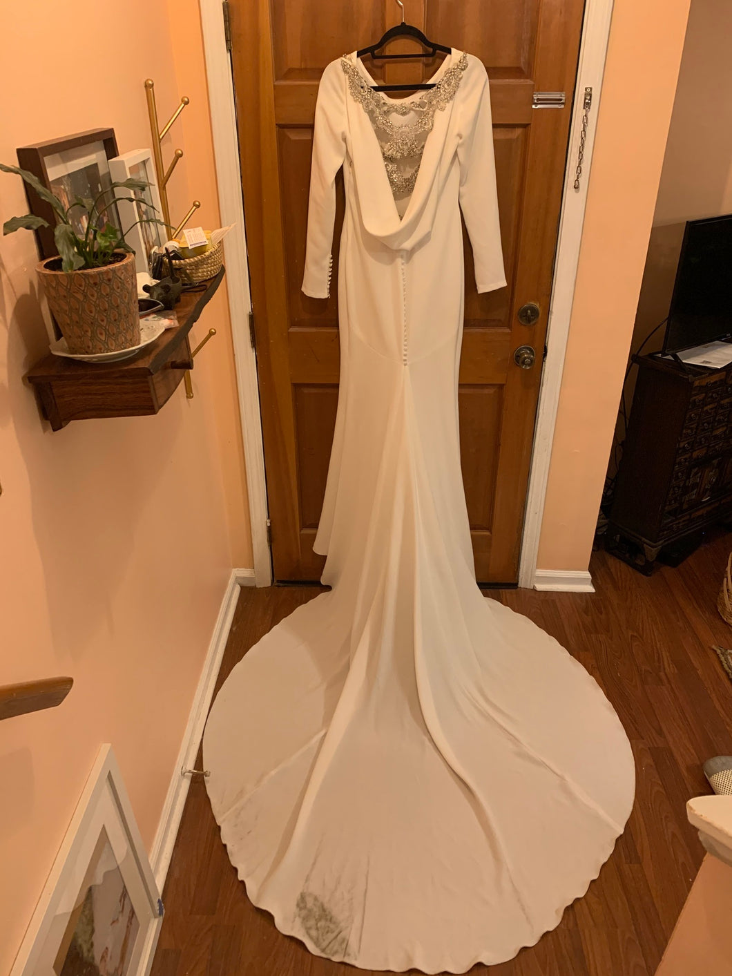 Pronovias 'Radley' wedding dress size-06 SAMPLE