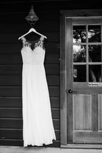 Load image into Gallery viewer, Sarah Seven &#39;Eliza Top Irving Skirt&#39; wedding dress size-06 PREOWNED
