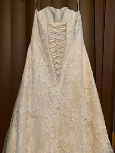 David's Bridal 'Jewel WG3755' size 00 used wedding dress back view on hanger