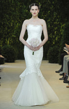 Load image into Gallery viewer, Carolina Herrera &#39;Alexis&#39; - Carolina Herrera - Nearly Newlywed Bridal Boutique - 1
