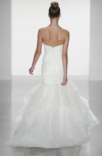 Load image into Gallery viewer, Amsale &#39;Carson&#39; size 0 used wedding dress back view on model
