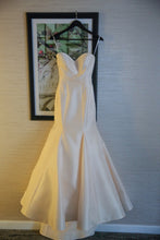 Load image into Gallery viewer, Anne Barge &#39;Vendome&#39; - Anne Barge - Nearly Newlywed Bridal Boutique - 2
