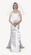 Load image into Gallery viewer, Carolina Herrera &#39;Arielle&#39; - Carolina Herrera - Nearly Newlywed Bridal Boutique - 1
