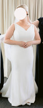Load image into Gallery viewer, Anne Barge &#39;Tybee CC&#39; wedding dress size-14 PREOWNED

