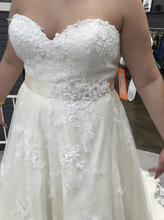 Load image into Gallery viewer, Lillian West &#39;6386&#39; size 22 new wedding dress front view on bride
